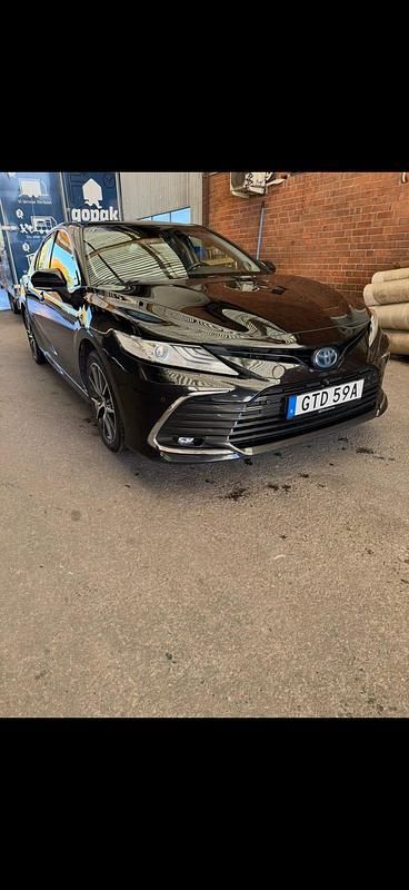 Begagnad Toyota Camry Hybrid 218 HK (160 kW) 2022 Sedan