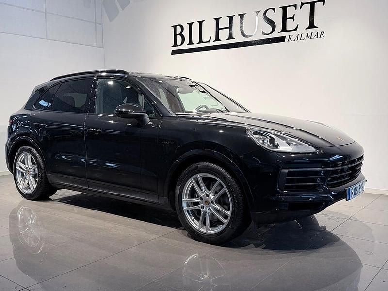 Svart Begagnad 2023 Porsche Cayenne Platinum Edition SUV | 869 900 kr (Superpris) - Bild 1/4
