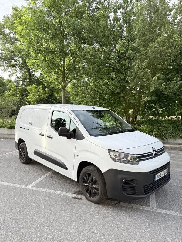 Vit Begagnad 2020 Citroën Berlingo Business Class Minibuss | 199 000 kr - Bild 1/4