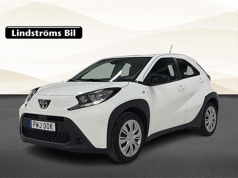 Begagnad Toyota Aygo X Play 72 HK (52 kW) 2022 Vit SUV