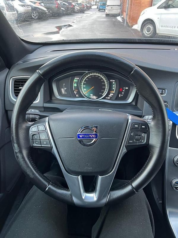 Begagnad Volvo V60 190 HK (139 kW) 2017 Kombi