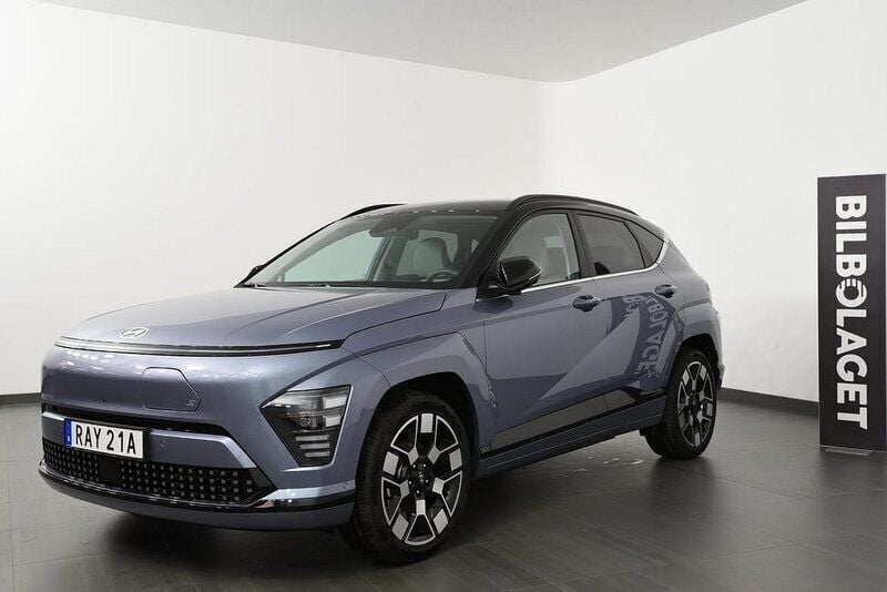 Blå Begagnad 2023 Hyundai Kona SUV | 567 300 kr - Bild 1/4