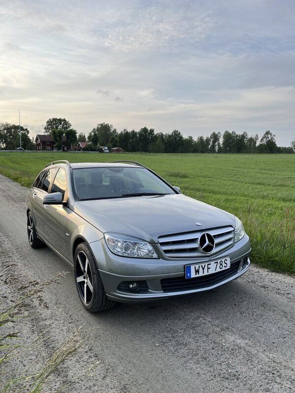 Grå Begagnad 2011 Mercedes C200 Kombi | 69 000 kr (Marknadspris) - Bild 1/4