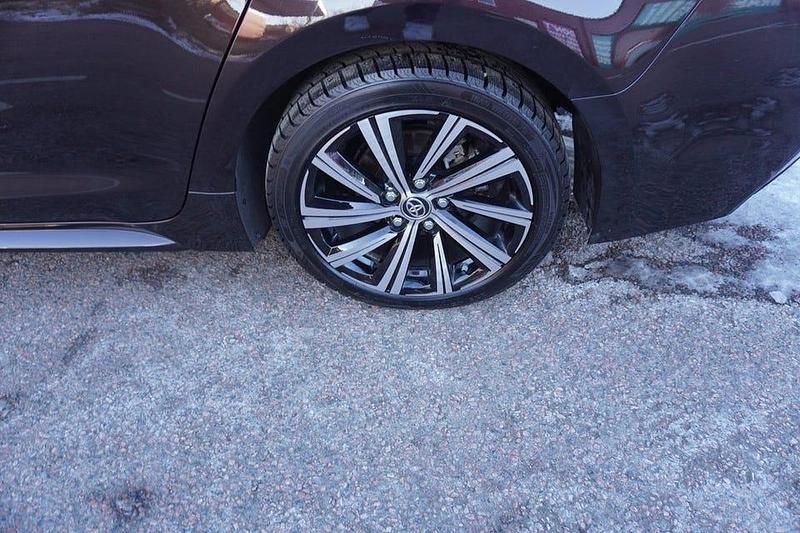 Begagnad Toyota Corolla Style 122 HK (89 kW) 2022 Brun Kombi