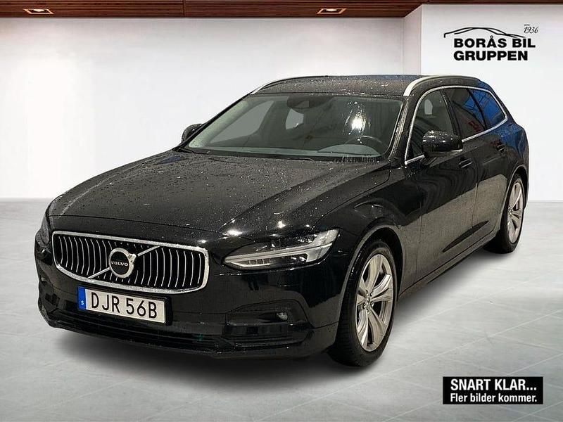 Svart Begagnad 2021 Volvo V90 Momentum Kombi | 319 000 kr (Marknadspris) - Bild 1/2