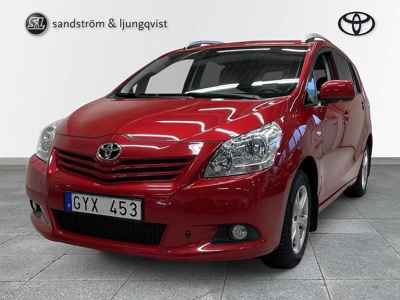 Röd Begagnad 2010 Toyota Verso Business Edition Minibuss | 84 000 kr (Marknadspris) - Bild 1/4