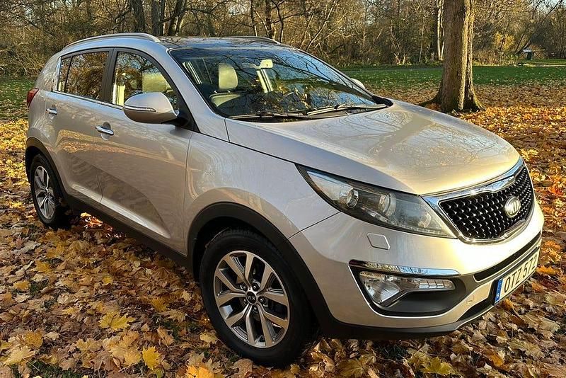 Silver metallic Begagnad 2014 Kia Sportage SUV | 89 000 kr (Bra pris) - Bild 1/4