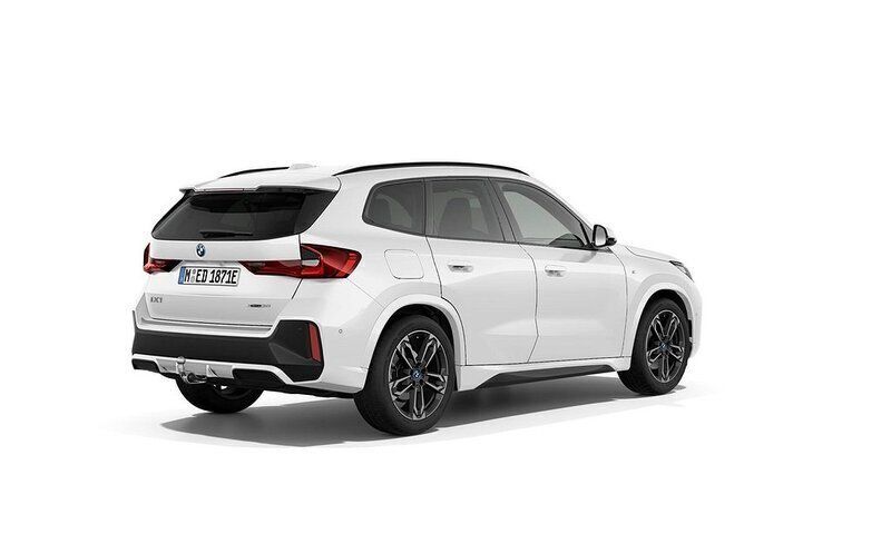 Begagnad BMW iX1 M Sport 230 kW (313 HK) 2024 Vit SUV