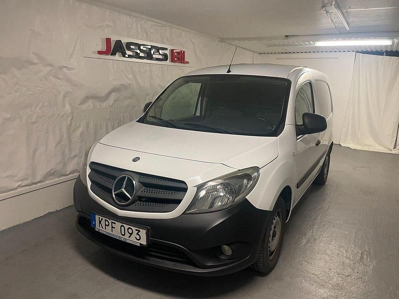 Vit Begagnad 2015 Mercedes Citan 109 Van | 56 900 kr (Superpris) - Bild 1/4