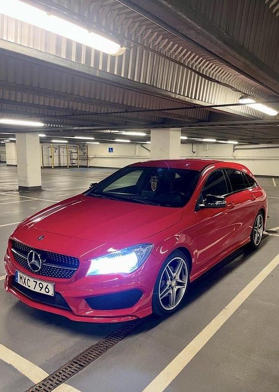 Röd Begagnad 2016 Mercedes CLA200 AMG Kombi | 149 900 kr (Lite dyr) - Bild 1/4