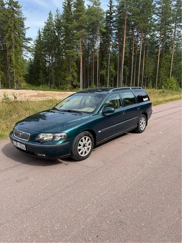 Grön Begagnad 2001 Volvo V70 Business Edition Kombi | 22 000 kr (Marknadspris) - Bild 1/4