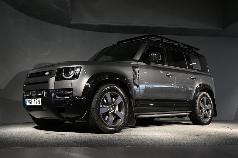 Begagnad 2025 Land Rover Defender SE Dynamic SUV | 1 249 000 kr - Bild 1/4