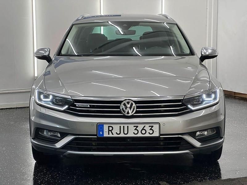 Begagnad VW Passat Alltrack 240 HK (176 kW) 2017 Silver Kombi