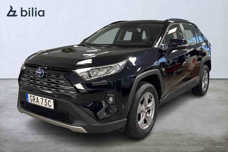 Svart Begagnad 2024 Toyota RAV4 Hybrid SUV | 399 900 kr (Superpris) - Bild 1/1