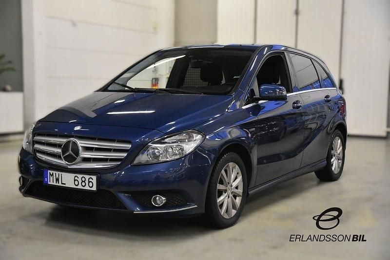 Blå Begagnad 2012 Mercedes B200 Minibuss | 119 900 kr (Marknadspris) - Bild 1/4
