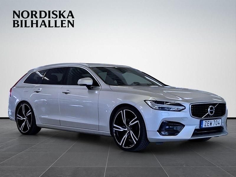 Silver Begagnad 2018 Volvo V90 R-Design Kombi | 249 795 kr (Marknadspris) - Bild 1/4
