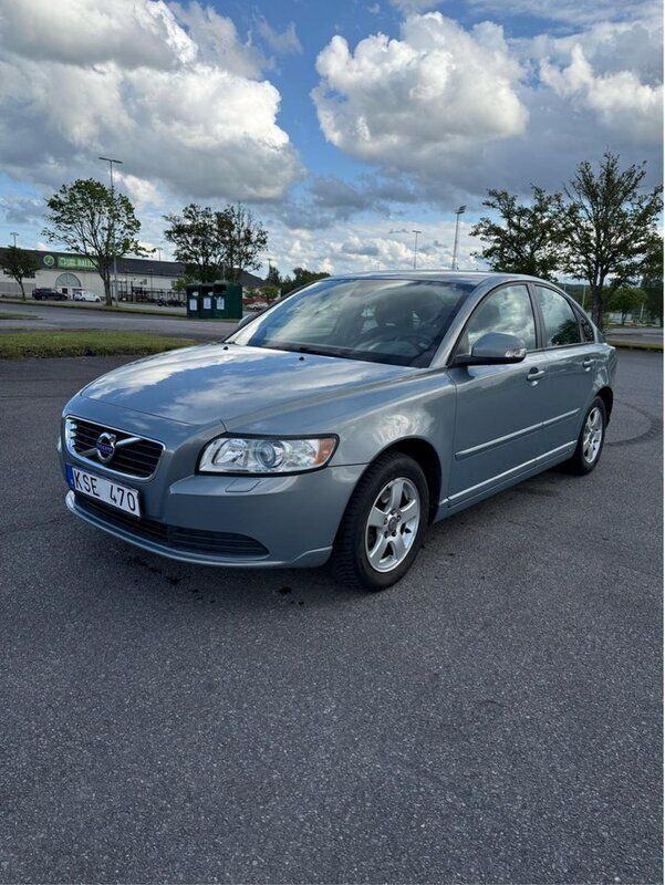 Blå Begagnad 2011 Volvo S40 Momentum Sedan | 51 500 kr (Superpris) - Bild 1/4