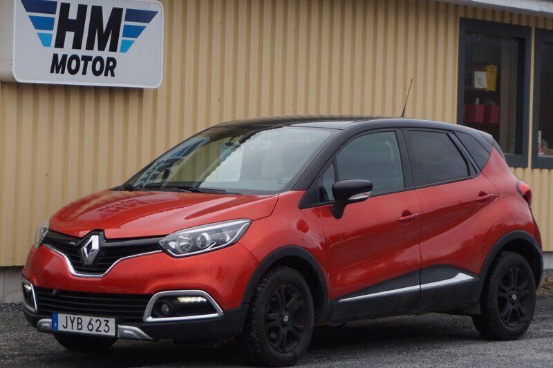 Flerfärgad (röd/svart) Begagnad 2016 Renault Captur SUV | 89 900 kr (Marknadspris) - Bild 1/4