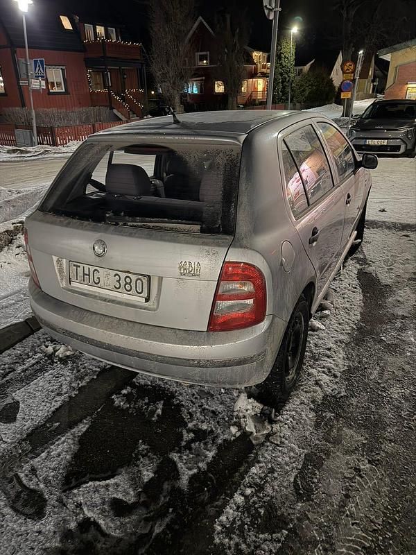 Begagnad Skoda Fabia 60 HK (44 kW) 2002