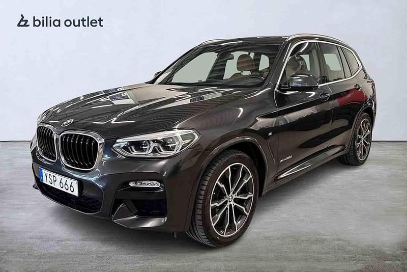 Grå Begagnad 2018 BMW X3 SUV | 339 000 kr - Bild 1/1