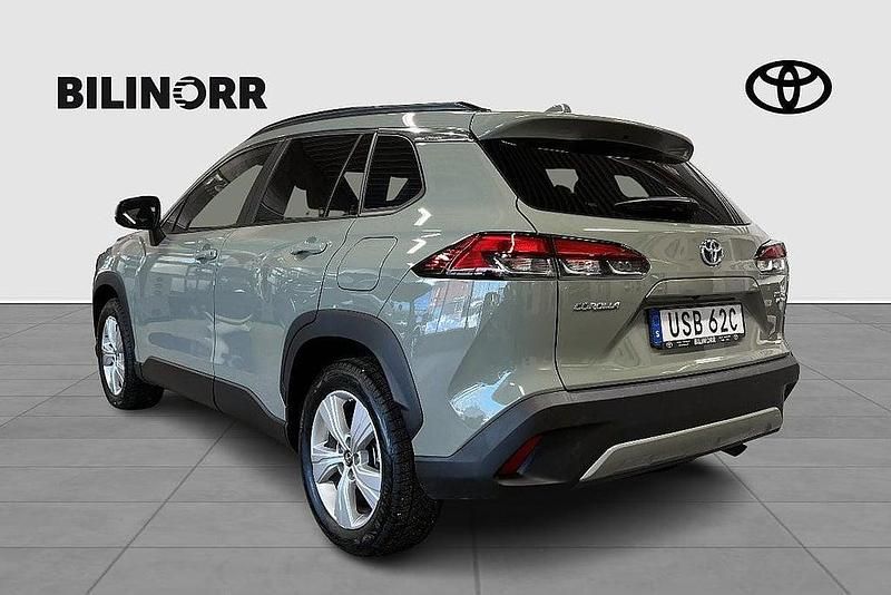 Begagnad Toyota Corolla Cross Style 200 HK (147 kW) 2023 Grön SUV