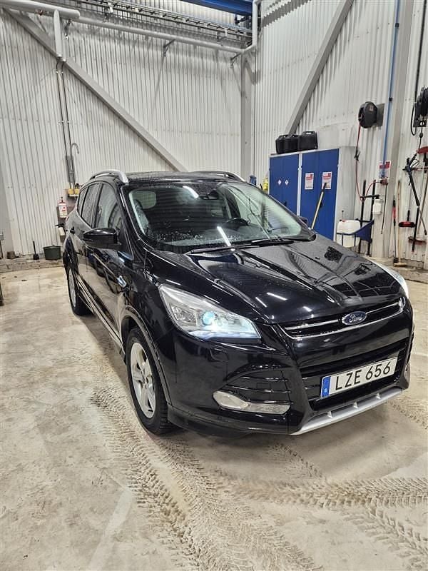 Begagnad 2016 Ford Kuga SUV | 99 000 kr (Superpris) - Bild 1/4