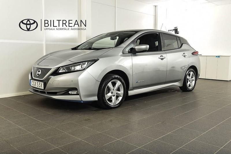 Silver Begagnad 2019 Nissan Leaf N-Connecta Halvkombi | 169 900 kr (Marknadspris) - Bild 1/4