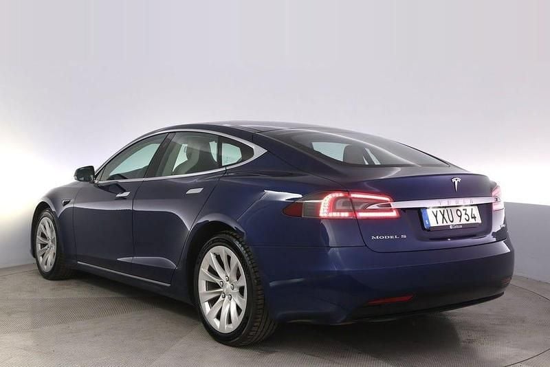 Begagnad Tesla Model S 450 kW (613 HK) 2018 Blå Halvkombi