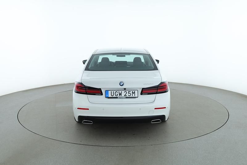 Begagnad BMW 530e 295 HK (216 kW) 2023 Vit Sedan