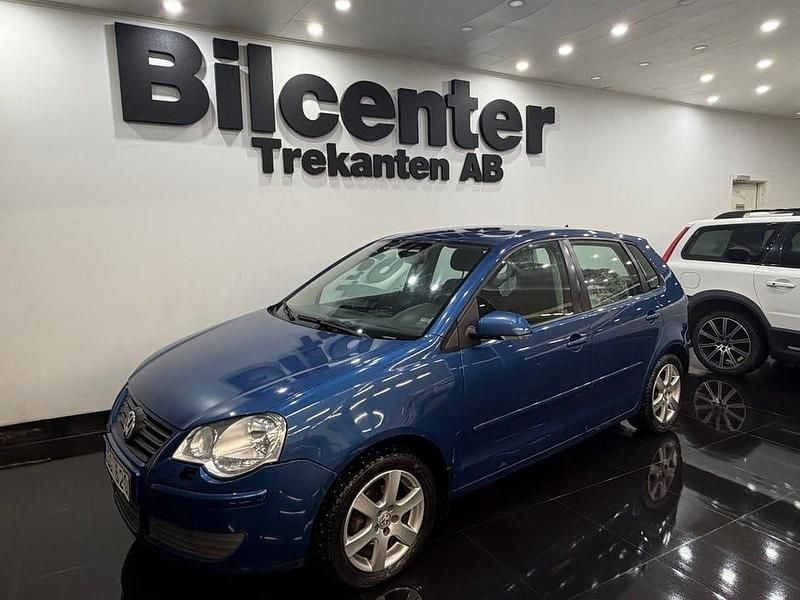 Blå Begagnad 2007 VW Polo Comfortline Halvkombi | 39 900 kr (Lite dyr) - Bild 1/4