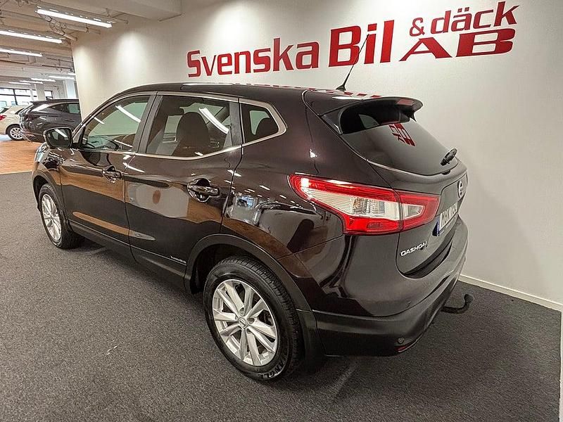 Begagnad Nissan Qashqai 111 HK (81 kW) 2016 Lila SUV