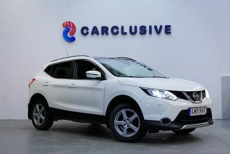 Vit Begagnad 2015 Nissan Qashqai 360º SUV | 129 900 kr (Marknadspris) - Bild 1/4