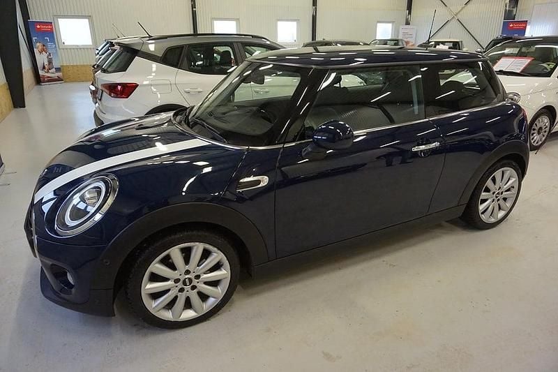 Blå / delläder Begagnad 2019 Mini Cooper Chili Halvkombi | 145 000 kr (Marknadspris) - Bild 1/4
