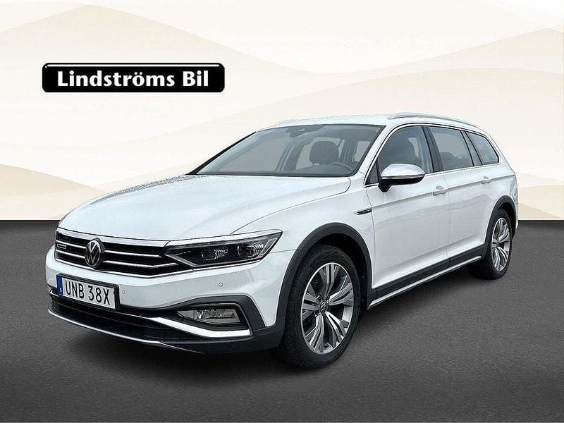 Vit Begagnad 2021 VW Passat Alltrack Kombi | 294 900 kr (Marknadspris) - Bild 1/3