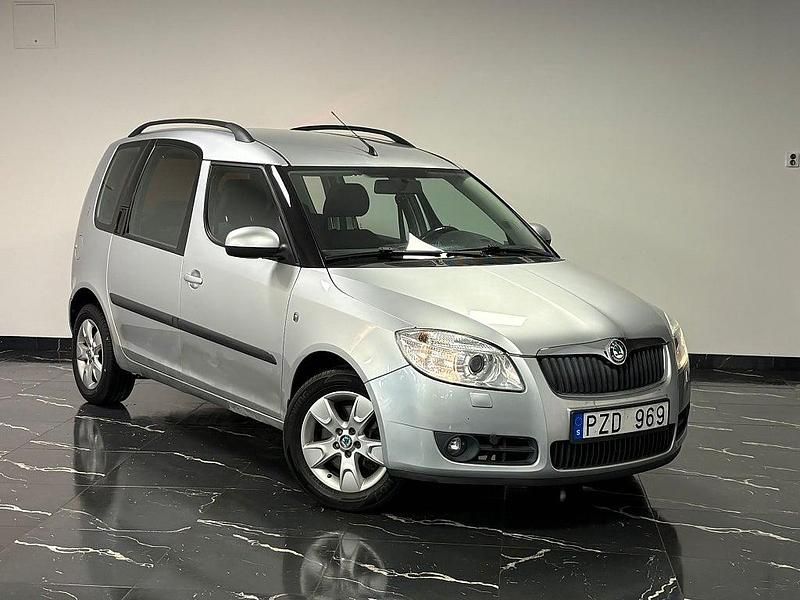 Begagnad Skoda Roomster 105 HK (77 kW) 2008 Silver Minibuss