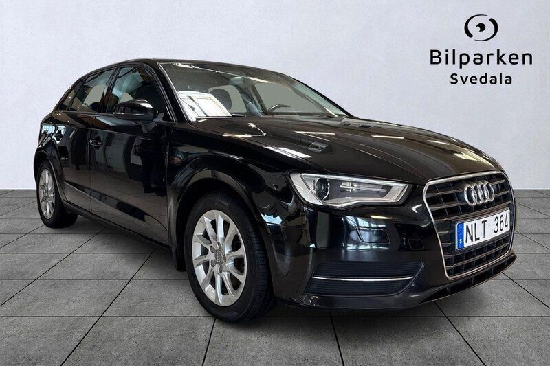 Svart Begagnad 2013 Audi A3 Sportback Attraction Halvkombi | 99 990 kr (Lite dyr) - Bild 1/4