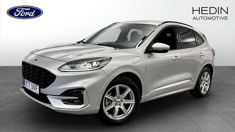 Grå Begagnad 2020 Ford Kuga SUV | 239 900 kr (Marknadspris) - Bild 1/4