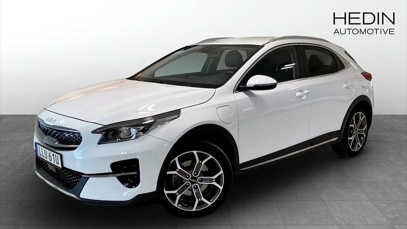 Vit (blue) Begagnad 2022 Kia XCeed Advance SUV | 244 900 kr (Marknadspris) - Bild 1/4