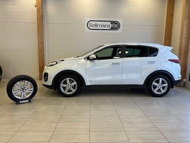 Vit Begagnad 2018 Kia Sportage Advance SUV | 165 000 kr (Marknadspris) - Bild 1/4