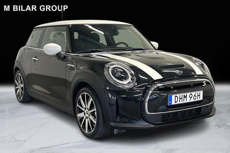 Svart Begagnad 2022 Mini Cooper SE Halvkombi | 229 000 kr (Marknadspris) - Bild 1/4