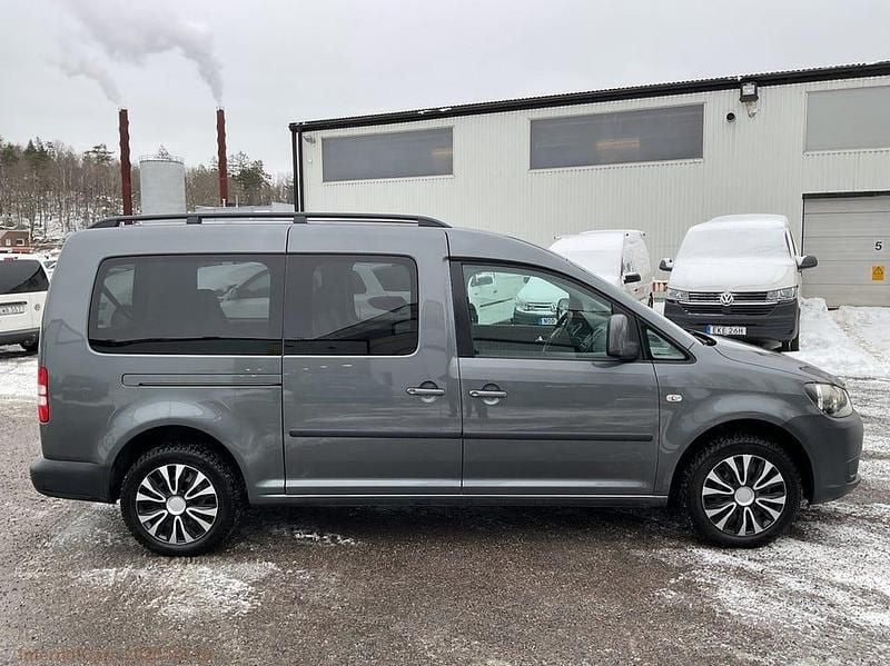 Begagnad VW Caddy Maxi Life Life 102 HK (75 kW) 2012 Mörkgrå Minibuss