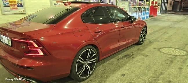 Röd Begagnad 2019 Volvo S60 R-Design Sedan | 335 000 kr (Bra pris) - Bild 1/4