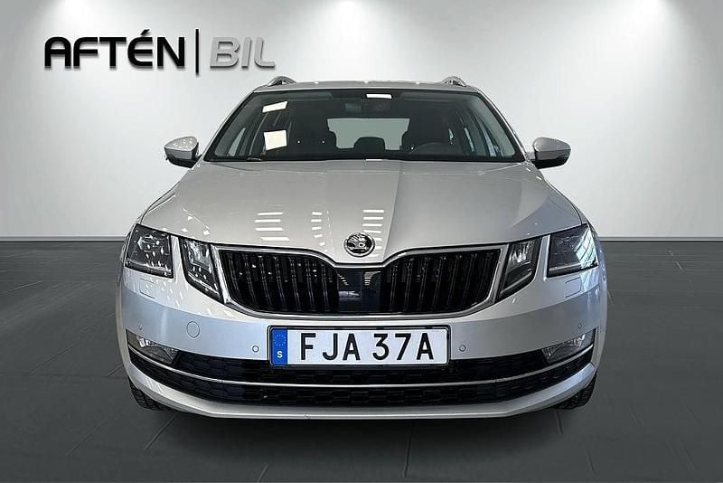 Begagnad Skoda Octavia Style 116 HK (85 kW) 2019 Silver Kombi