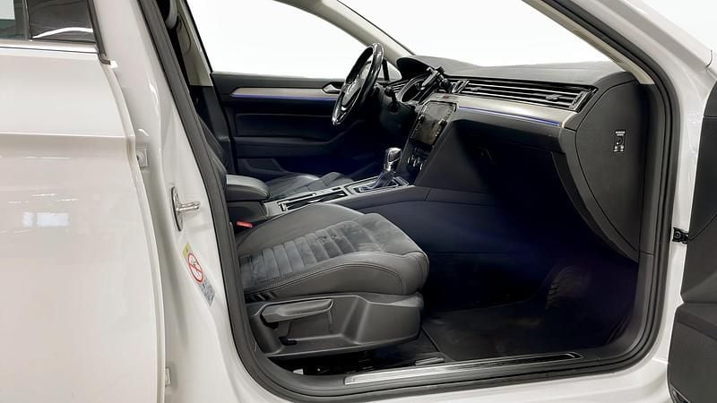 Begagnad VW Passat GTE 218 HK (160 kW) 2018 Vit Kombi