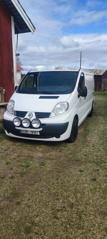 Vit Begagnad 2010 Renault Trafic Van | 40 000 kr (Bra pris) - Bild 1/4