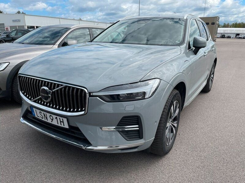 Grå (vapour grey metallic) Begagnad 2024 Volvo XC60 Core SUV | 525 000 kr (Lite dyr) - Bild 1/2