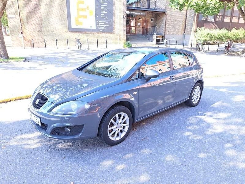 Begagnad 2010 Seat Leon Halvkombi | 49 000 kr (Bra pris) - Bild 1/4