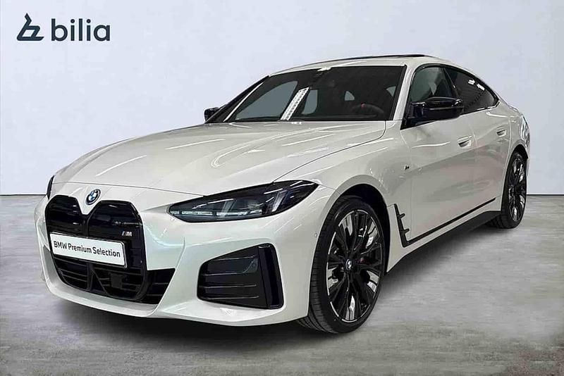 Vit Begagnad 2026 BMW i4 Sedan | 749 900 kr - Bild 1/1