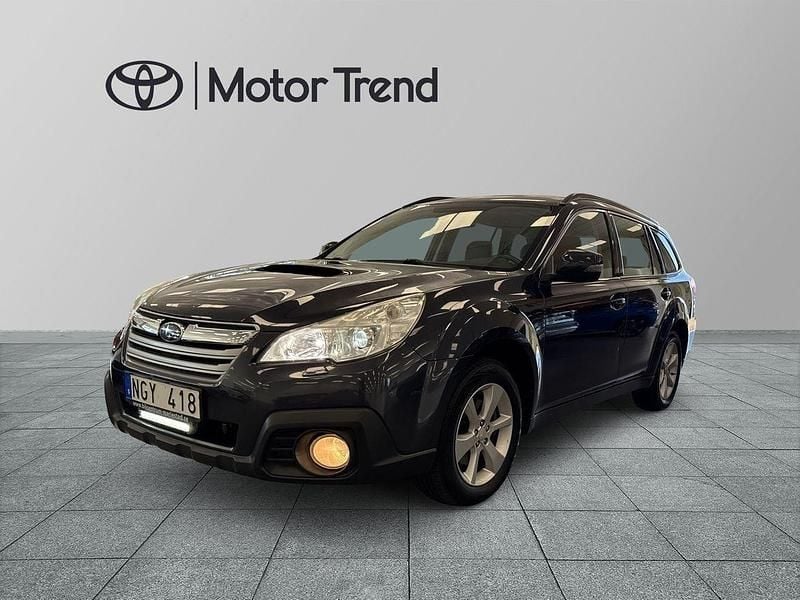 Mörkgrå (grå) Begagnad 2013 Subaru Outback SUV | 99 000 kr (Bra pris) - Bild 1/4