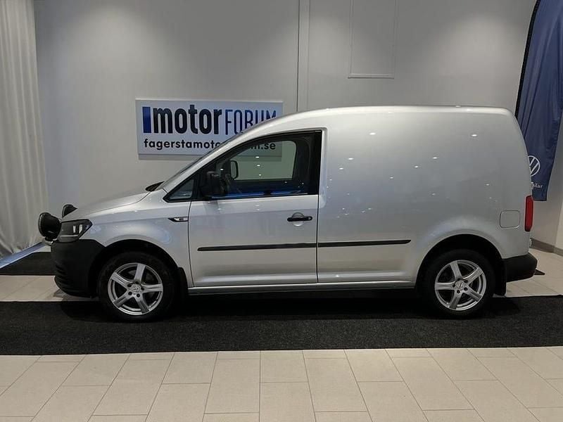 Begagnad VW Caddy S 103 HK (75 kW) 2019 Silver Minibuss